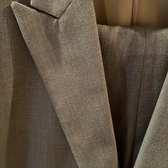 J ferrar shark skin color suit 40R top and 34/30 flat front bottom - Picture 2 of 2